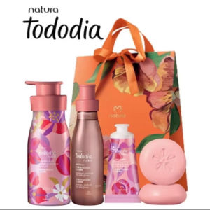 imagem do produto Presente Natura Tododia Flores (4 produtos)