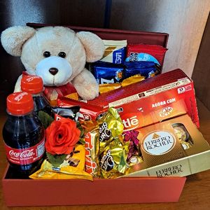 imagem do produto Cesta Romântica De Chocolate Com Urso (tamanho 25x20x05)