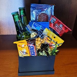 imagem do produto Cesta Petisco Com Cerveja (Tamanho 15x15x15)