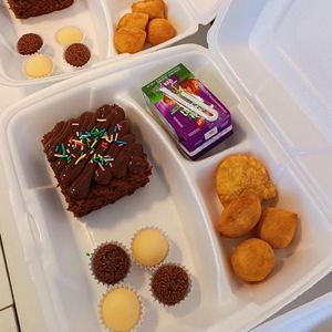 imagem do produto Marmita Festa na Escola