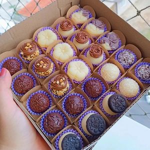 imagem do produto Caixa 25 docinhos sortidos