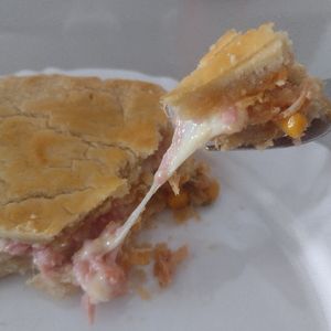 imagem do produto Empadão de queijo e presunto 