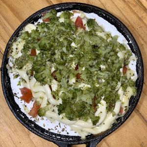 imagem do produto Em breve no cardápio. Tapioca de brócolis queijo e bacon