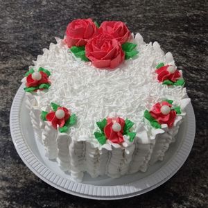 imagem do produto Bolo de morango, doce de leite com abacaxi, doce de leite com morango, doce de leite com ameixa, mousse de chocolate, brigadeiro, prestígio