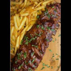 imagem do produto Costela C/ molho barbecue e batata fritas