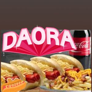 imagem do produto 4 cachorro quente c cheddar + 4 Fritas+ Coca de 1L 
