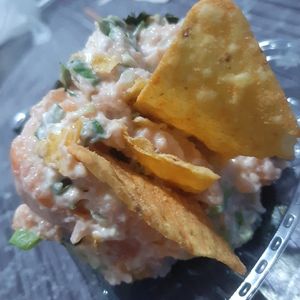 imagem do produto TEMAKI SALMÃO CRU SEM ARROZ COM DOURITOS 