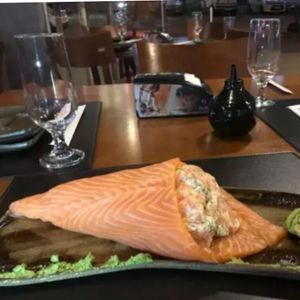 imagem do produto TRMAKI DE SALMÃO CRU(SEM ARROZ)