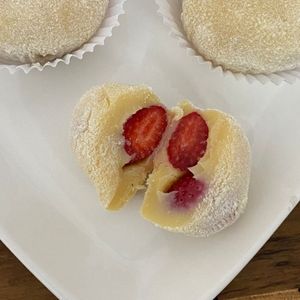 imagem do produto Bombonzão de leite ninho com morango 