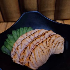 imagem do produto SASHIMI Salmão Flambado (4 uni.)