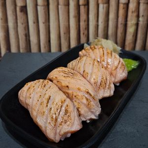 imagem do produto NIGUIRI Salmão Flambado (4 uni.)