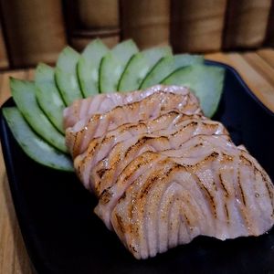 imagem do produto SASHIMI Salmão Flambado (6 uni.)
