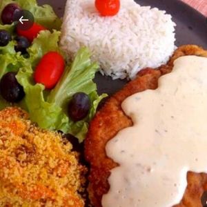 imagem do produto Filé de frango à milanesa ao molho de cream cheese.