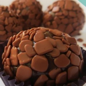 imagem do produto Brigadeiro com biomassa e chocolate meio amargo