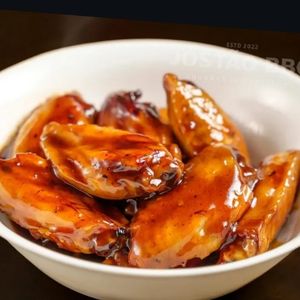 imagem do produto Asinhas de frango no molho barbecue e maionese da casa (M)