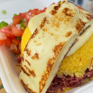 imagem do produto Cuscuz recheado de charque com catupiry e queijo 
