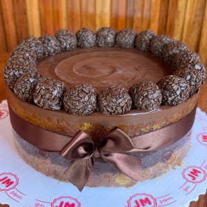 imagem do produto Bolo de cenoura com brigadeiro