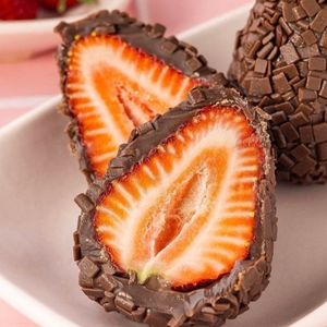 imagem do produto Coxinha de morango com brigadeiro