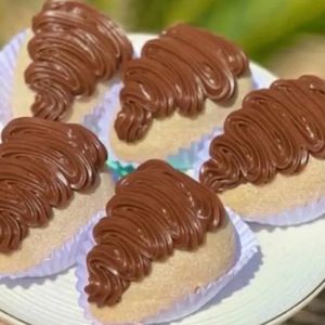 imagem do produto Coxinha de Leite Ninho com morango e Nutella