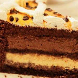 imagem do produto Bolo mousse de maracujá com brigadeiro 