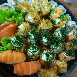 imagem do produto  combinado maki 32 peças
