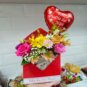 imagem do produto Flores, Brownie e chocolate frase dia dos namorados e balão te amo