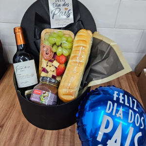 imagem do produto Box Reserva - Vinho Chileno e tabua de frios