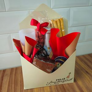 imagem do produto Presente - aniversário - cesta de comemoração