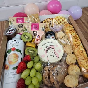 imagem do produto Cesta de cafe da manhã  - com Bentô Cake serve 2 pessoas - café da manhã/tarde