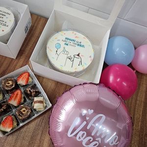 imagem do produto Kit Bentô 600g + 9 doces e balão com frase