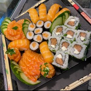 imagem do produto Combinado kuma way salmão cru