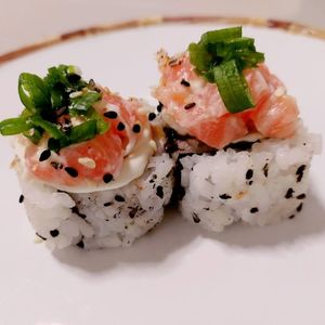 imagem do produto Uramaki de Salmão Batido