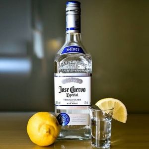 imagem do produto TEQUILA JOSÉ CUERVO PRATA 750ML
