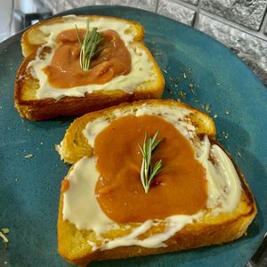 imagem do produto Dupla de torradas amanteigadas c/requeijão e geléia