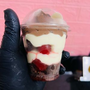 imagem do produto Copo Cereja com brownie M