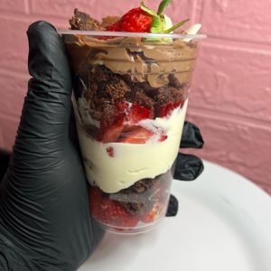 imagem do produto Copo Brownie morango 
