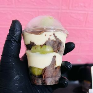 imagem do produto Copo Uva com brownie M