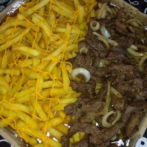 imagem do produto Carne com fritas - M