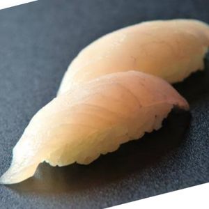 imagem do produto Niguiri de peixe branco (6 peças)