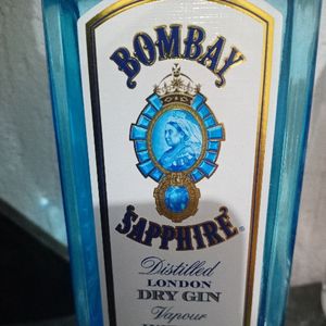 imagem do produto Gin Bombay Sapphire 700ml