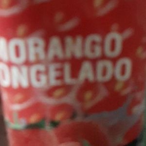 imagem do produto Gelo Coco Morango (saquinho)