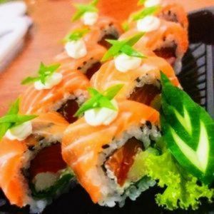 imagem do produto Uramaki salmão especial 