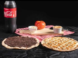 imagem do produto Pizza Gigante 40cm + Pizza Doce 25cm  + coca cola 1,5 l