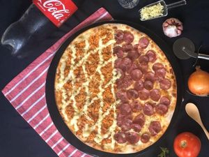 imagem do produto Pizza Grande +coca cola 1,5l