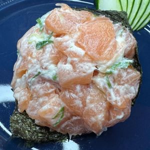 imagem do produto TEMAKI SALMÃO CRÚ COMPLETO SEM ARROZ