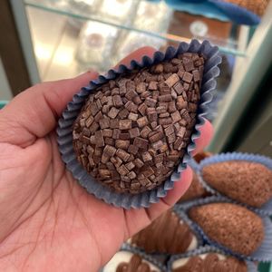 imagem do produto COXINHA MORANGO GRANULADO MEIO AMARGO