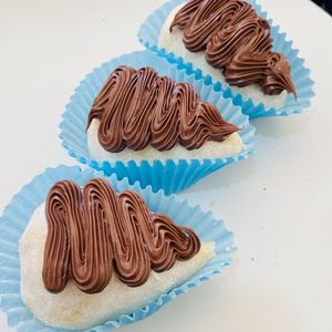 imagem do produto COXINHA DE MORANGO -NINHO C/NUTELLA