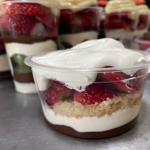 imagem do produto BOLO DE POTE - NUTELLA C/ MORANGOS