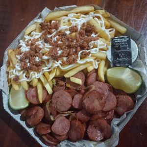 imagem do produto COMBO CASAL, Batata com cheddar e bacon , Calabresa acebolada √