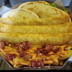 imagem do produto Combo 6(3 bauru+3 pasteis+batata)